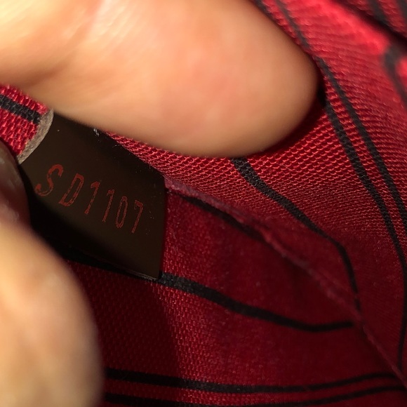 AUTHENTIC Louis Vuitton Neverfull Pochette pouch - Picture 7 of 8